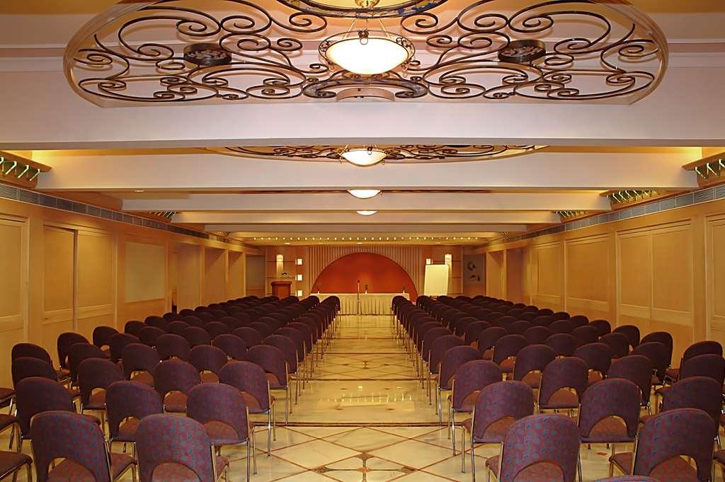 Comfort Inn President Near Ahmedabad Junction Station Kemudahan gambar