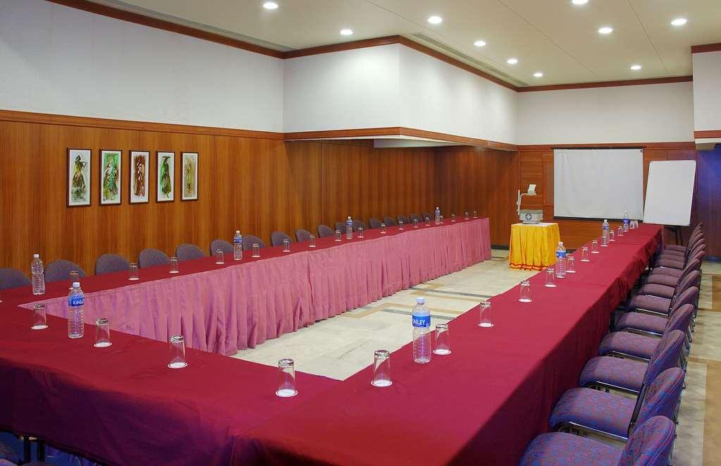 Comfort Inn President Near Ahmedabad Junction Station Kemudahan gambar