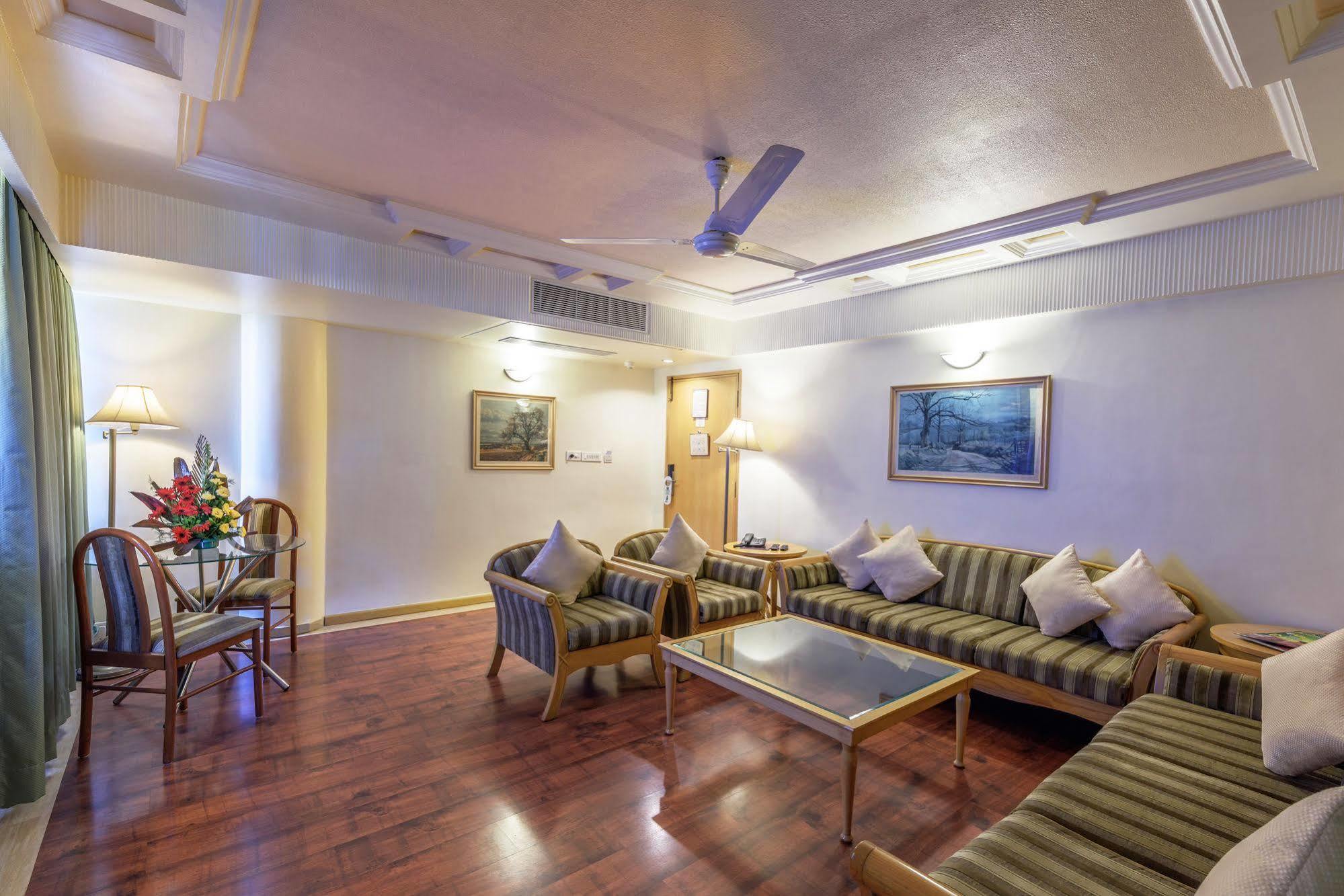 Comfort Inn President Near Ahmedabad Junction Station Luaran gambar