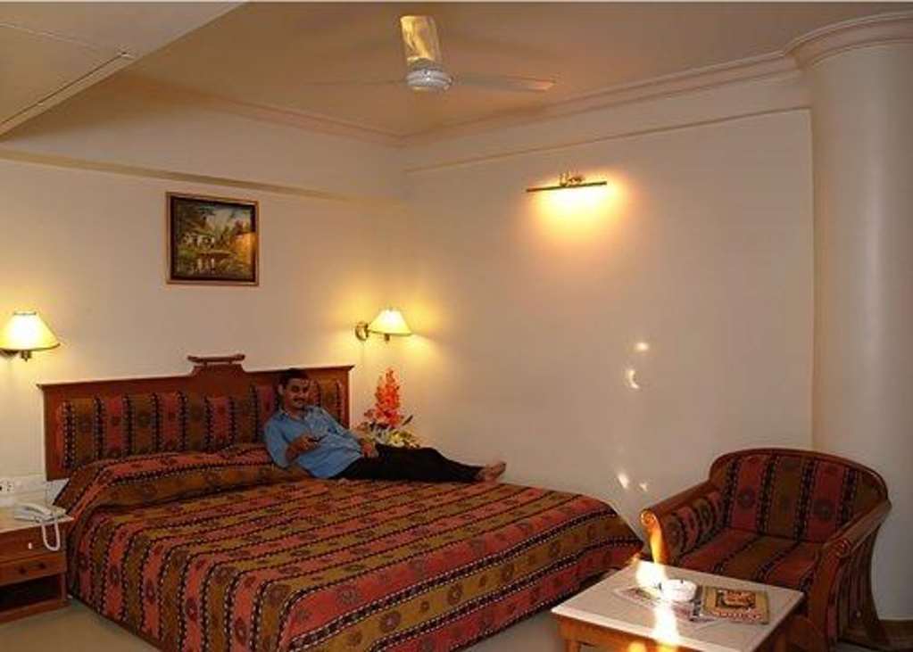 Comfort Inn President Near Ahmedabad Junction Station Bilik gambar